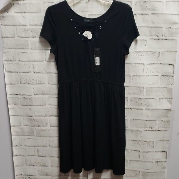 Nesha dress   - Picture 1 of 3